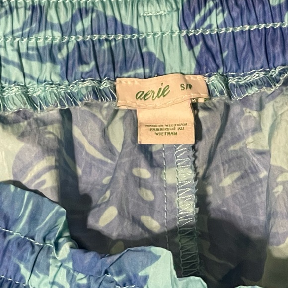 Aerie tropical shorts - Picture 2 of 3